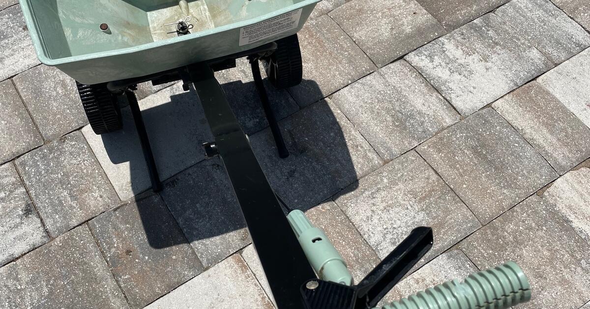 EZ Broadcast Spreader by Republic for 20 in Bonita Springs, FL For