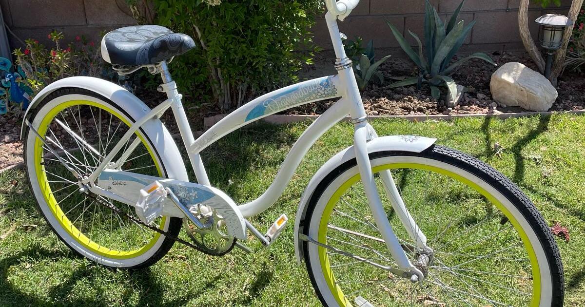 Diamondback Devine 24” girls/ladies beach cruiser bicycle for 75 in