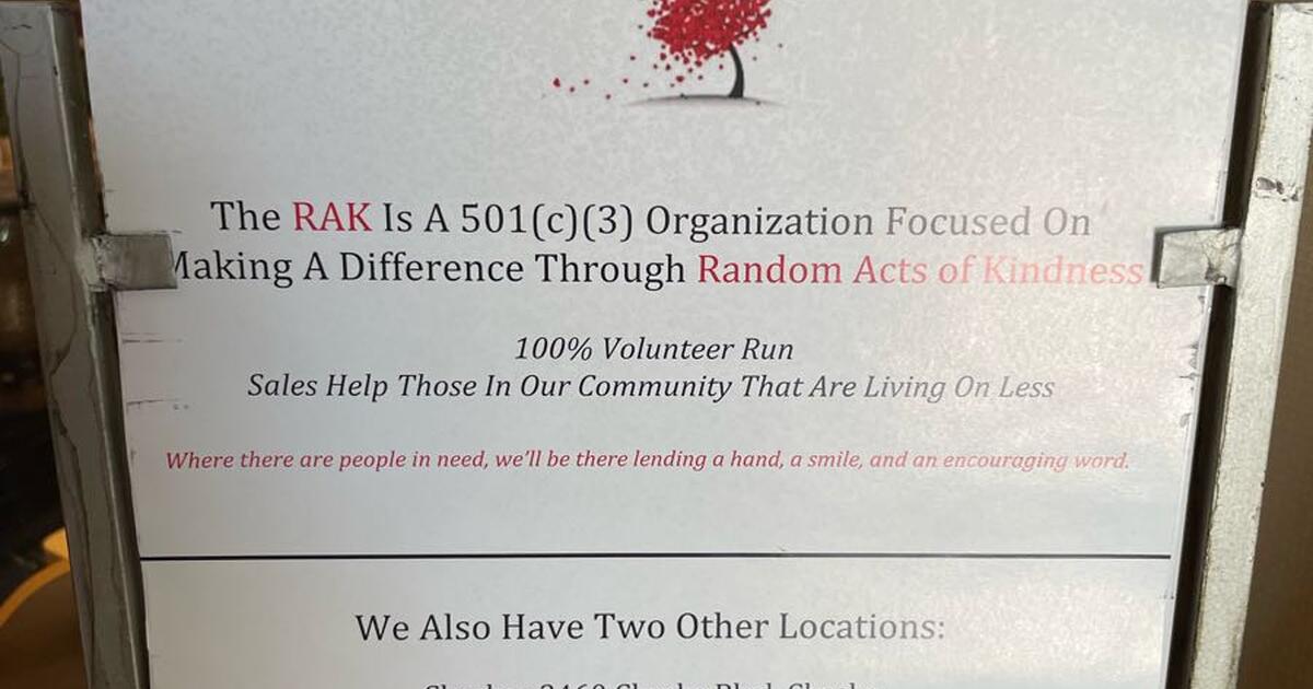 Garage Sale Store closing for Free in Wayzata, MN For Sale & Free