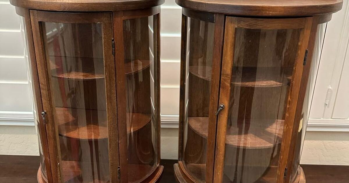 Set of Two small DisplayCases Hanging Or Table Top for 40 in Maricopa