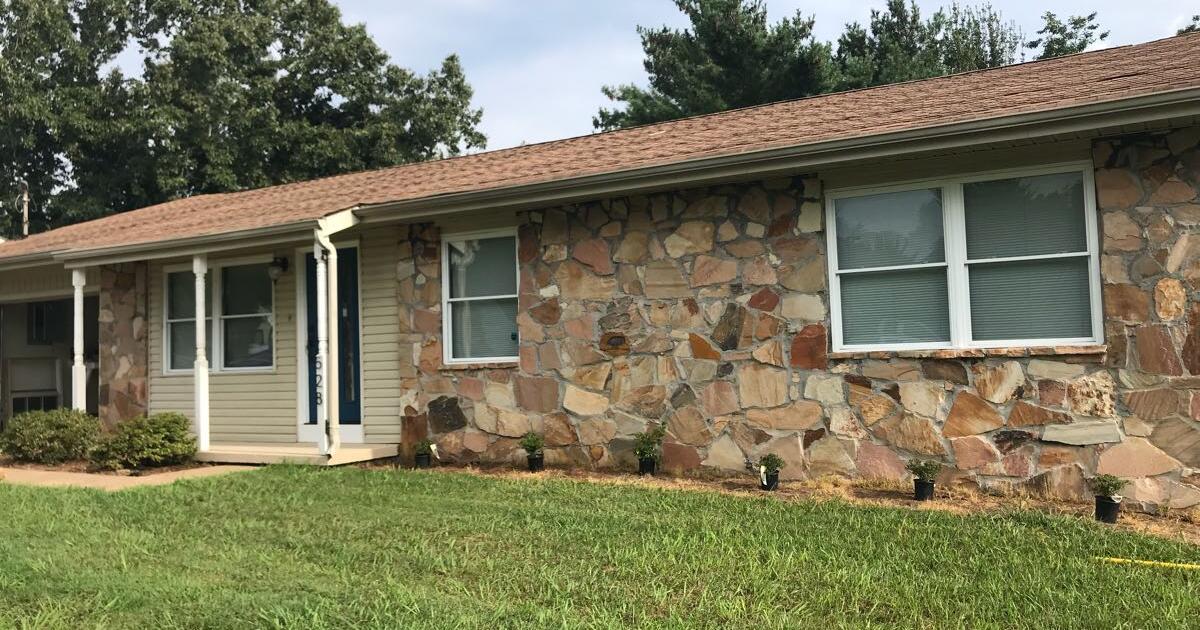 House for rent in Loudon TN. 3 bedroom, 11/2 bathrooms, fenced back