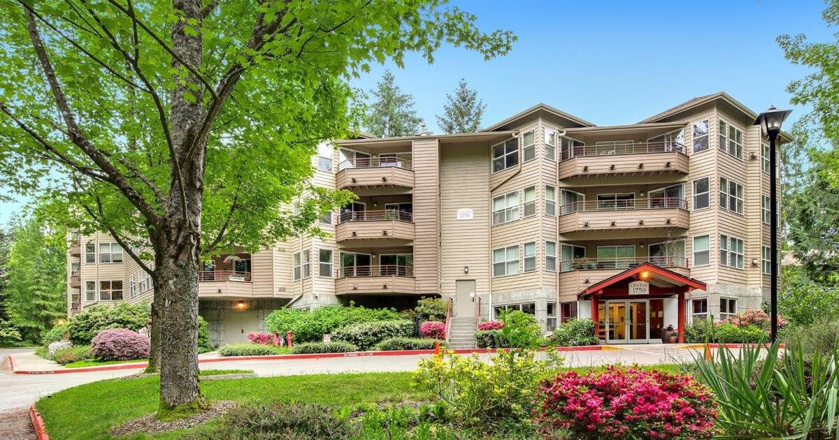 Senior condo 55+ Community Silver Glen for 289 in Bellevue, WA For
