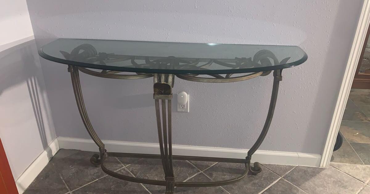 Wrought Iron entry table for 180 in Spring, TX Finds — Nextdoor