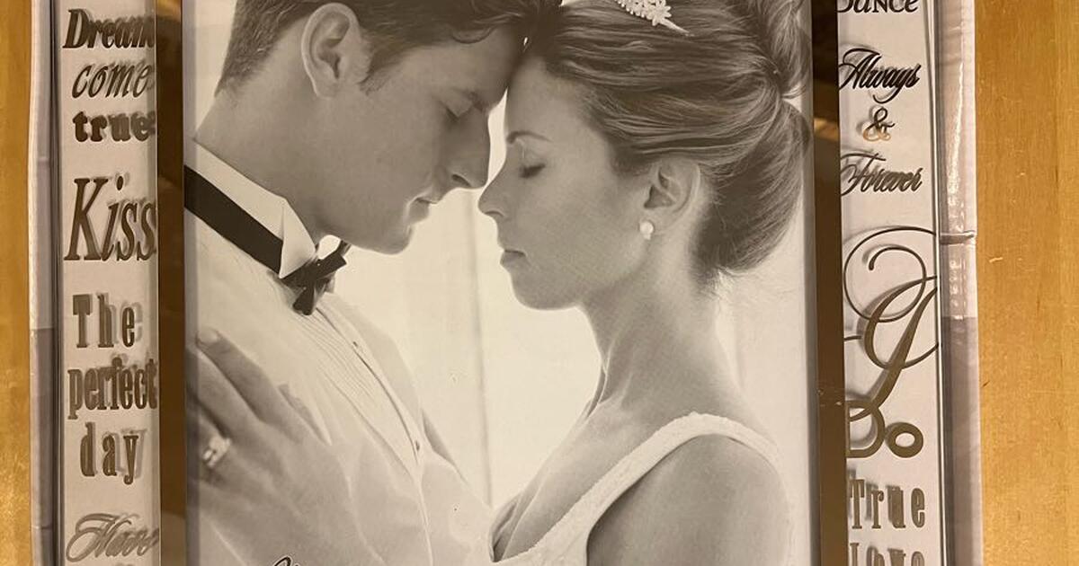 8 x 10 NEW Wedding Picture Frame for 5 in Bernardsville, NJ For Sale & Free — Nextdoor