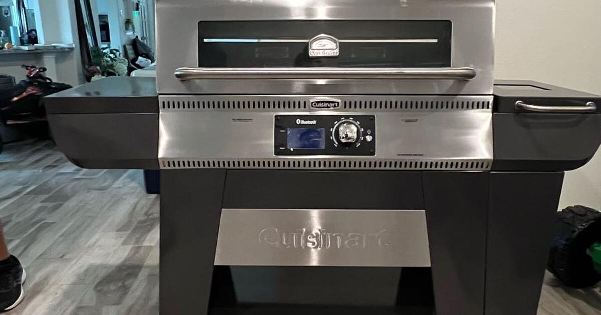 Cuisinart Woodcreek 4in1 pellet grill gently used for 300 in