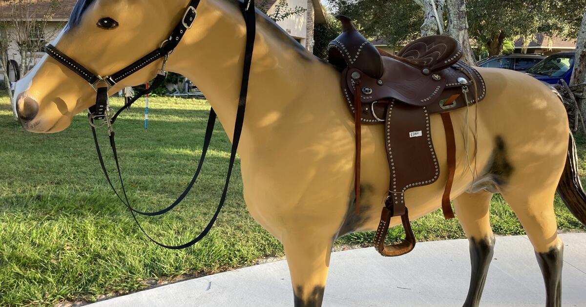Life Size fake horse for 1500 in Kissimmee, FL For Sale & Free