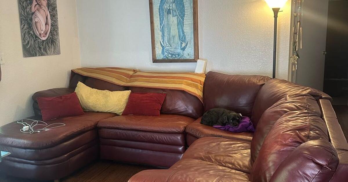 Large Burgundy Leather Sectional Sofa for 300 in Fresno, CA For Sale