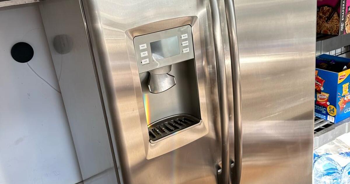 GE Profile side by side Freezer 71 in height 150 for Free in Agoura