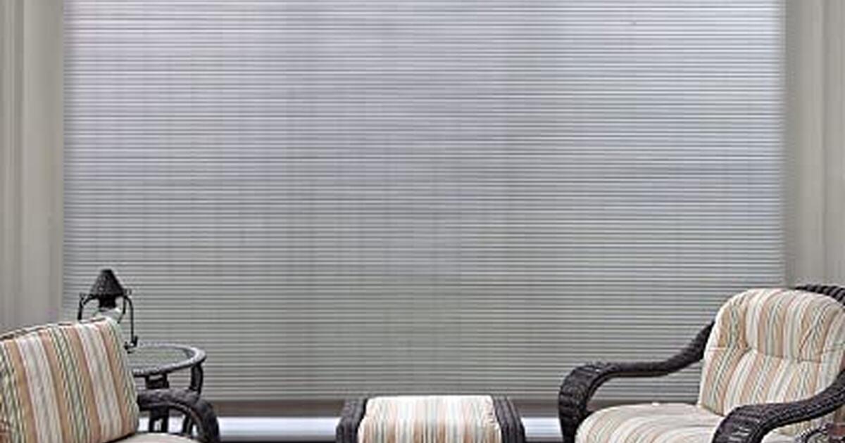 new-never-opened-radiance-cord-free-1-4-inch-oval-pvc-shade-white