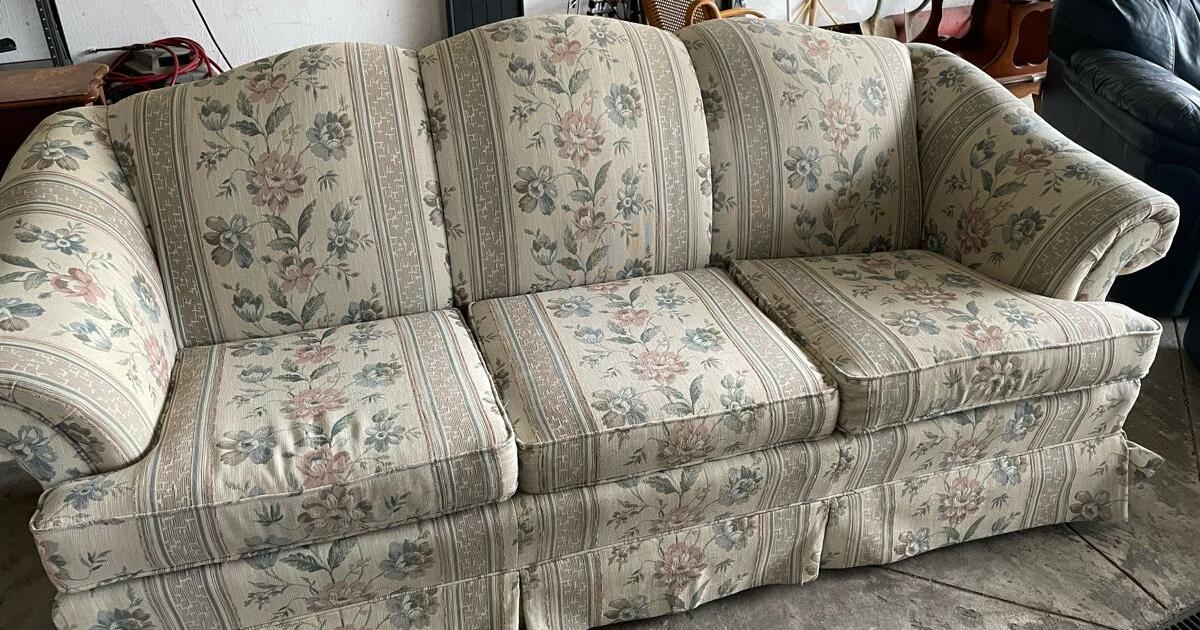 Free furniture pick up today for Free in Mogadore, OH For Sale & Free — Nextdoor