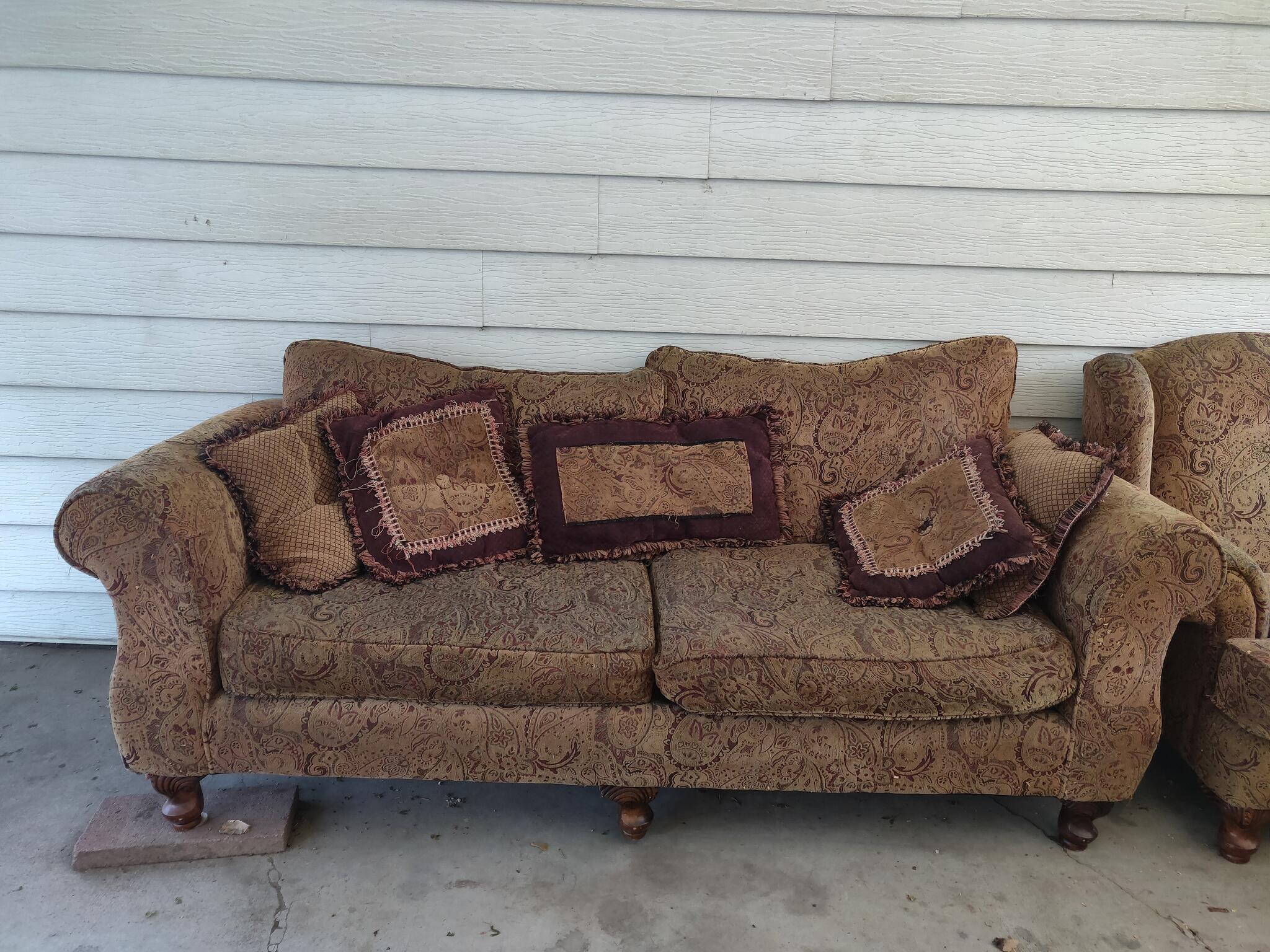 Planters II, Leavenworth News, Crime, Lost Pets, Free Stuff