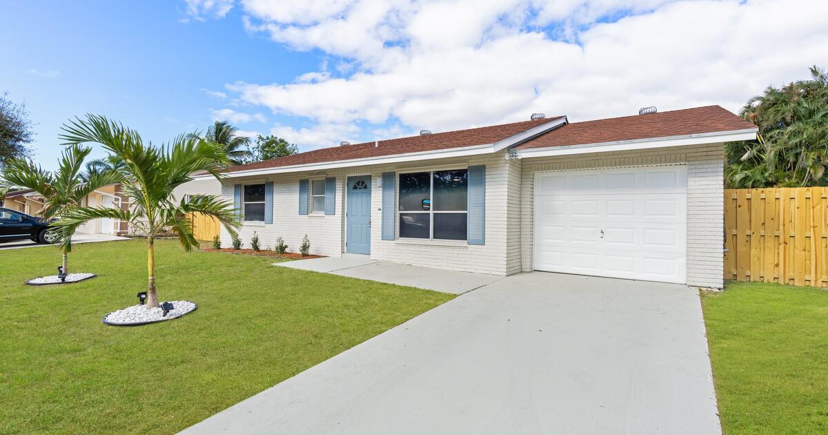 House in Lake Worth For Sale! for 410000 in Wellington, FL For Sale