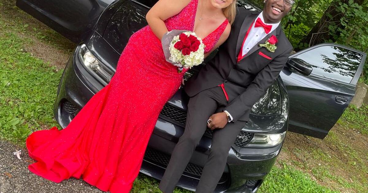 Prom dress for 315 in East Berlin, PA Finds — Nextdoor