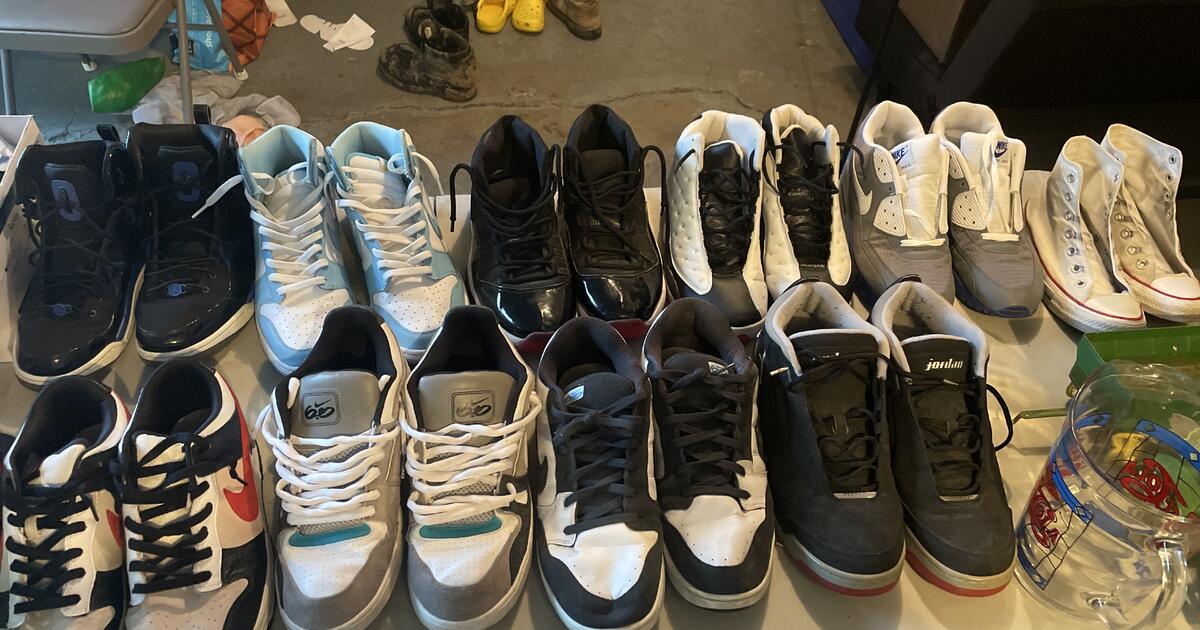 Garage sale today 1 until dark moving sale up the street 11310 Westmont