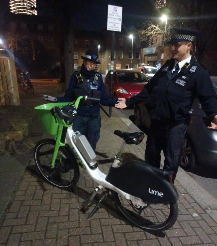 can bikes go on pavements