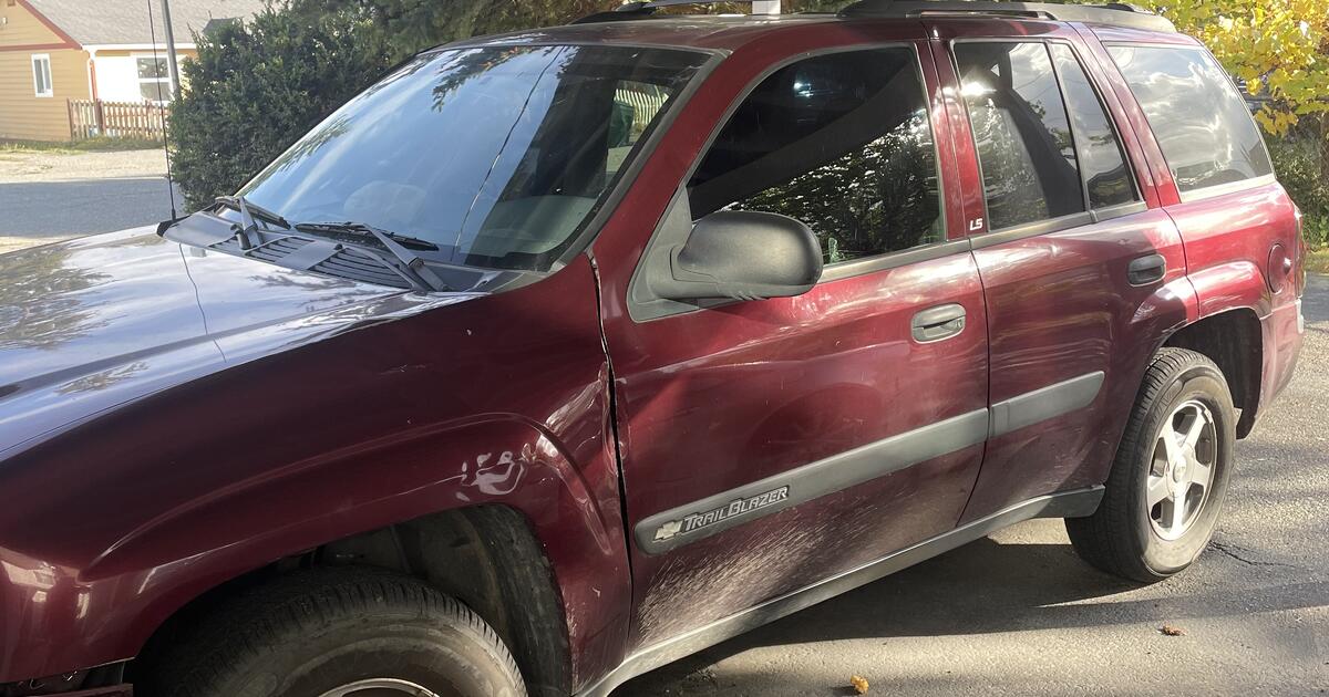 2004 Chevrolet trailblazer good beater car for cheap ) runs and drives