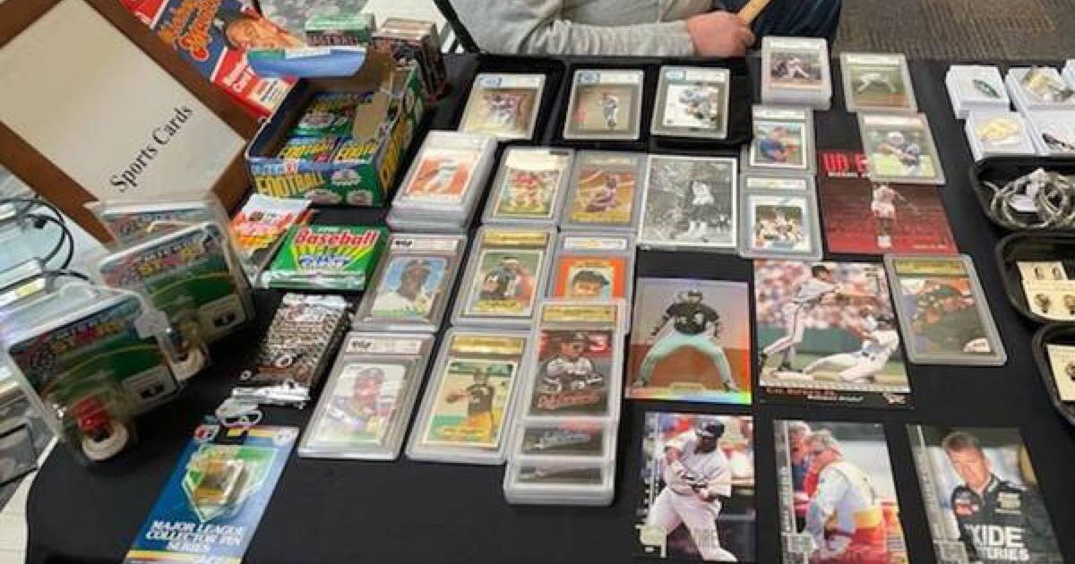 Sports Cards and Memorabilia for 30 in Bloomington, MN For Sale