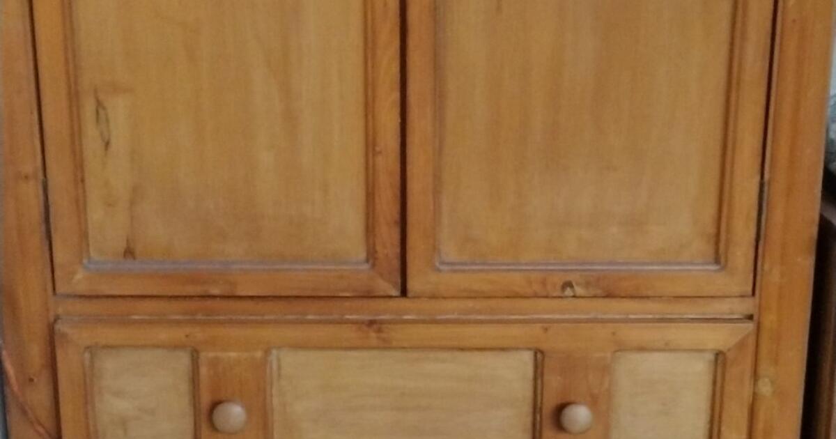 armoire with matching 6 drawer dresser with mirror and mounts for 105