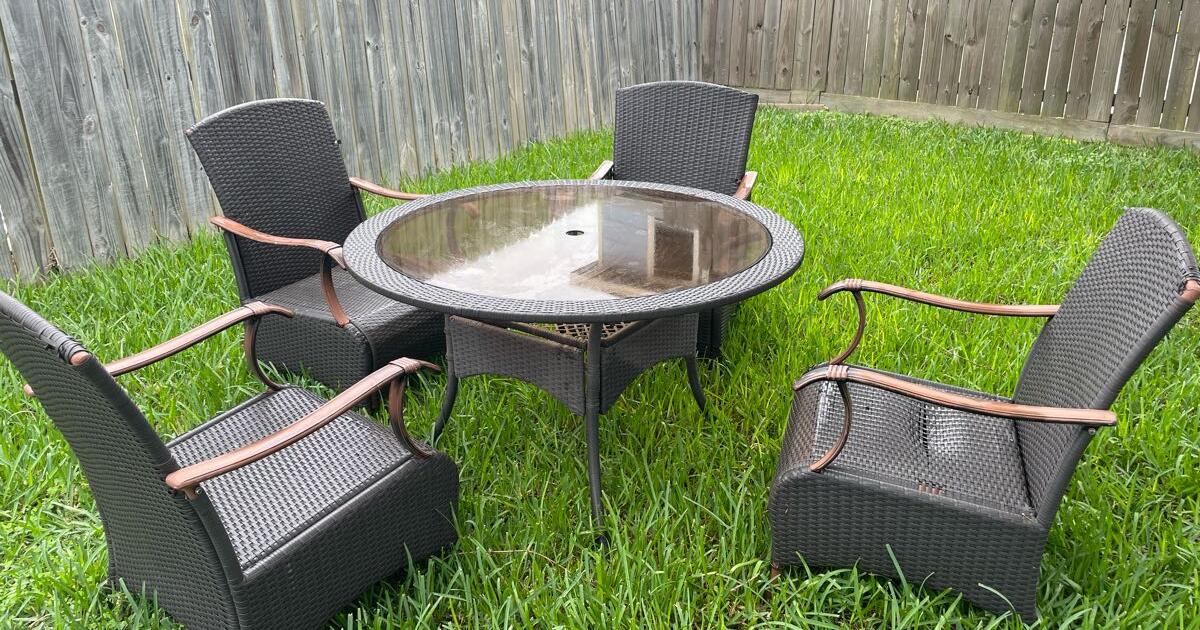 Patio Set for 40 in Corpus Christi, TX For Sale & Free — Nextdoor