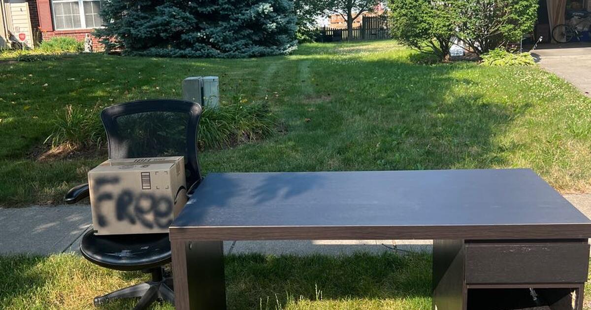 Free ikea desk and desk chair for free in indianapolis in for sale