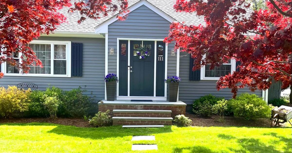 For Sale by Owner. 111 Lakeshore Dr. Westwood for Free in Westwood, MA