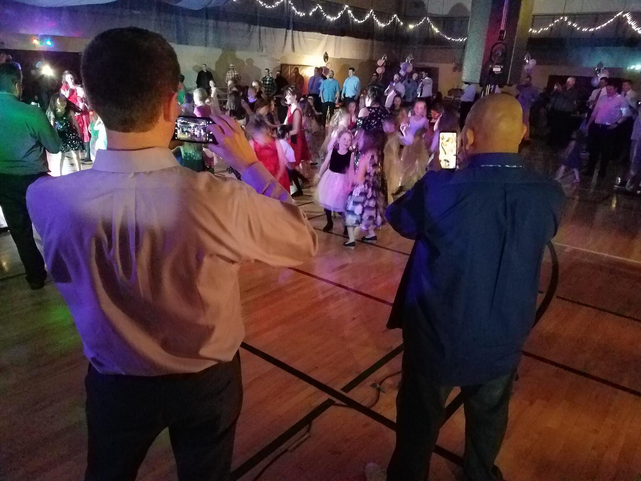 Create Memories with your Little Girl at the Daddy Daughter Dance