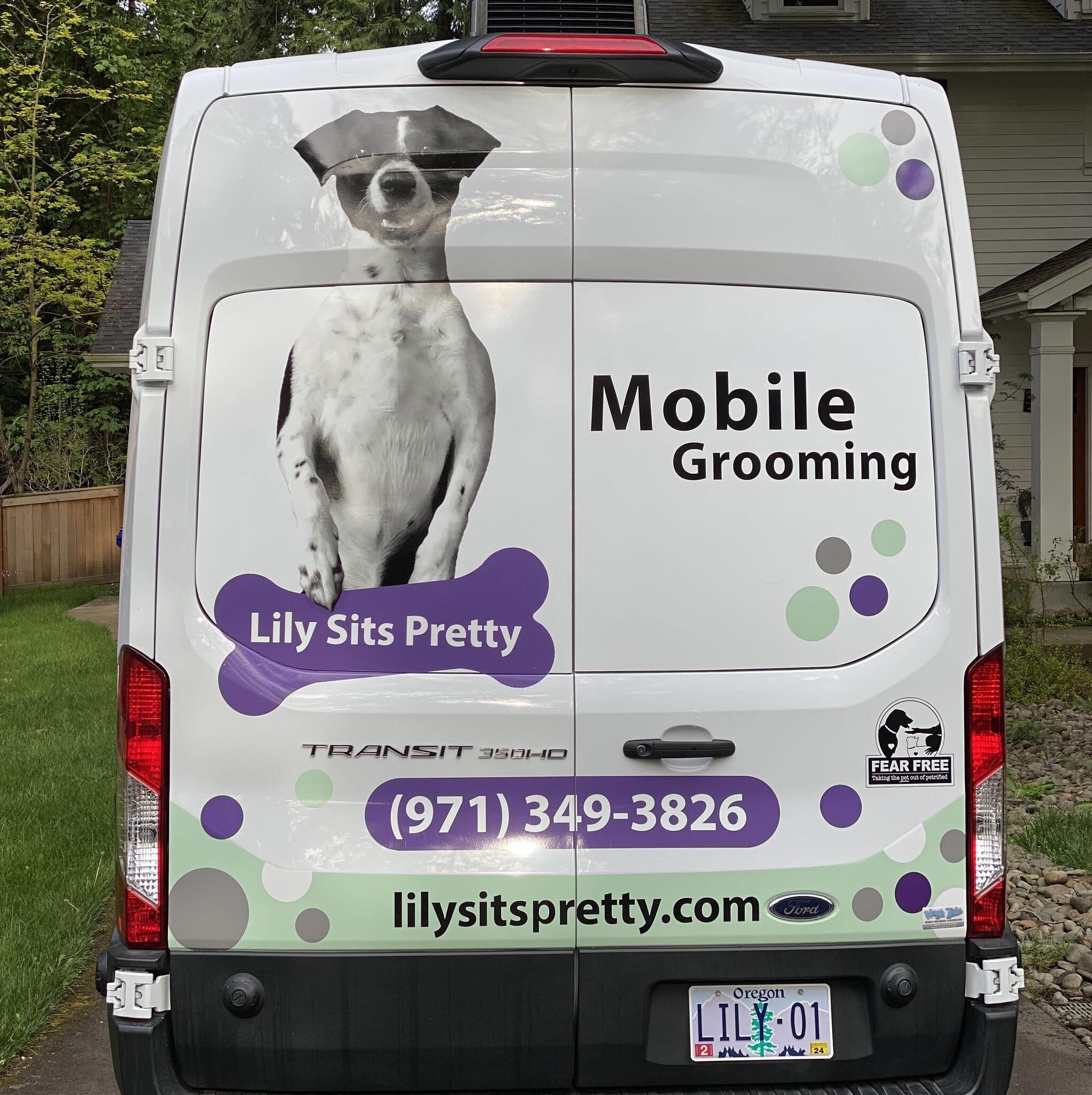 Lily's mobile dog hot sale grooming