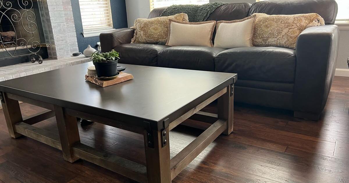 Full Grain Italian Leather Couch for 500 in Castle Rock, CO For Sale