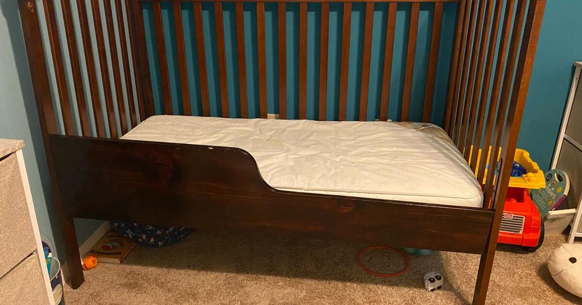 Baby crib that turns into toddler bed for 50 in Mobile, AL Finds