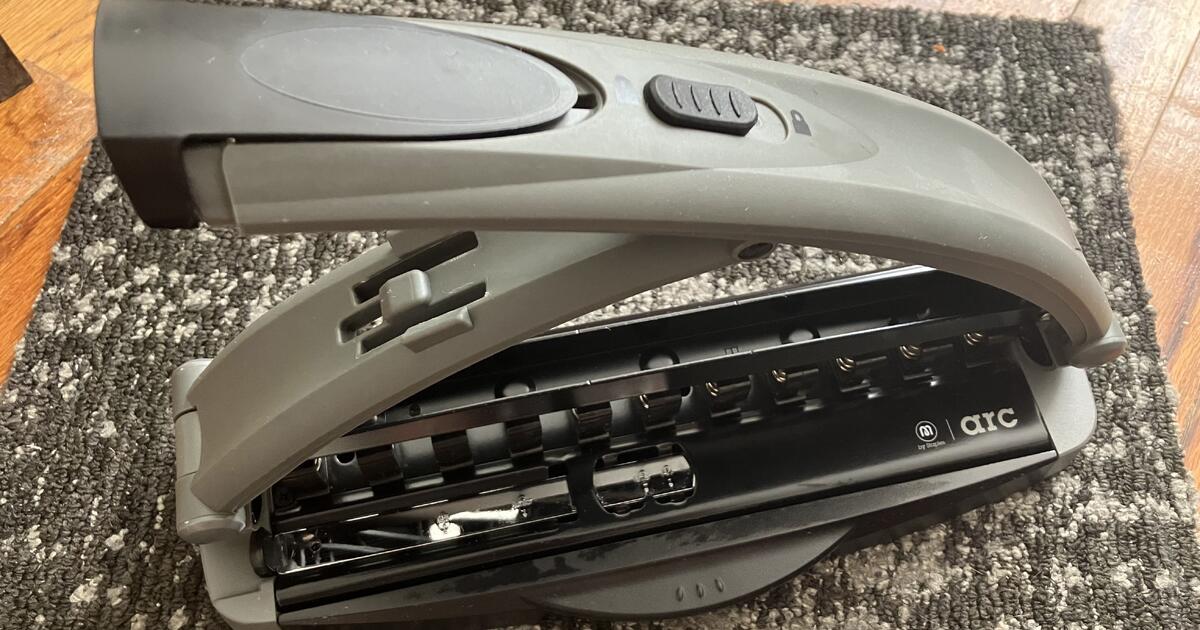 Arc by Staples Gray Hole Punch for 5 in Bryn Mawr, PA For Sale