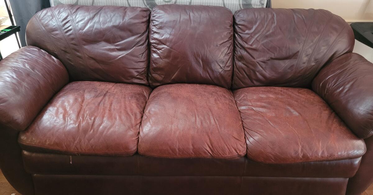Well Loved Lazy Boy Couch for Free in O Fallon, IL Finds — Nextdoor