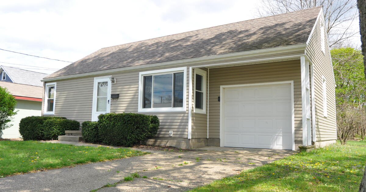 Home for Rent in North Canton for 1100 in North Canton, OH For Sale