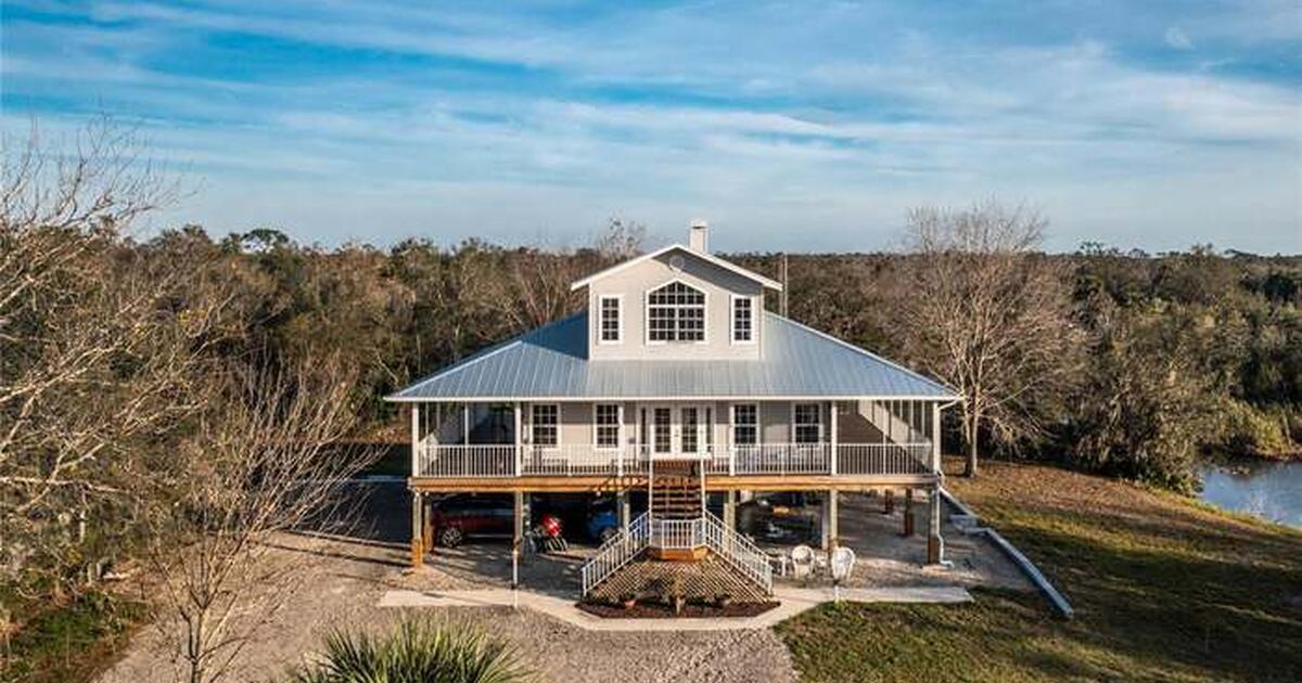 House for sale, Punta Gorda off Washington Loop in Punta Gorda, FL