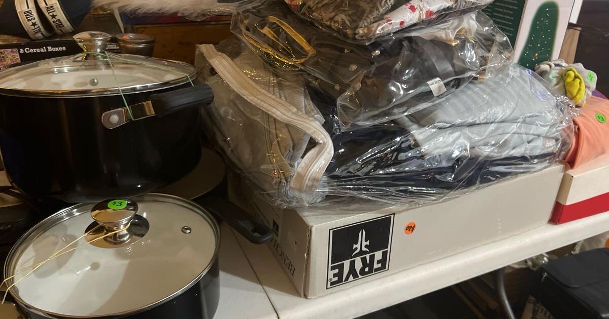 Garage Sale in “Acacia” neighborhood of San Elijo Hills in San Marcos