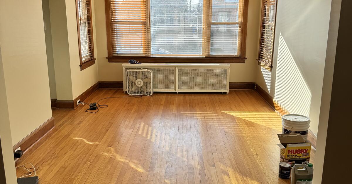 Bungalow home for rent in Jefferson Park for 2000 in Park Ridge, IL