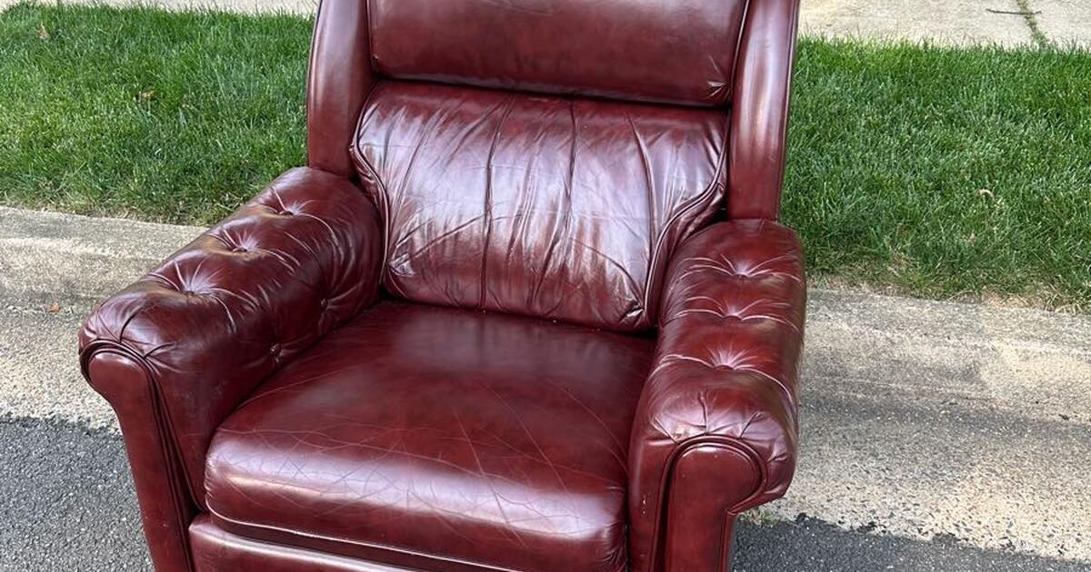 LazyBoy Recliner for Free in Alexandria, VA Finds — Nextdoor