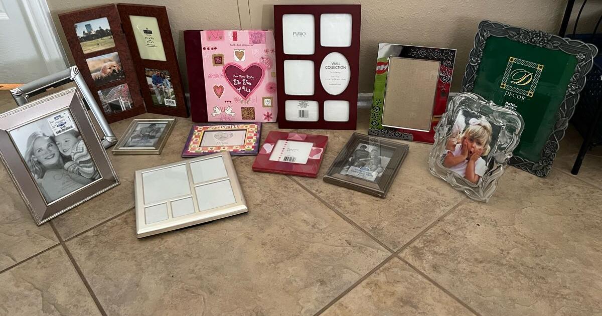 Picture/photo frame lot for 50 in Pearland, TX For Sale & Free — Nextdoor