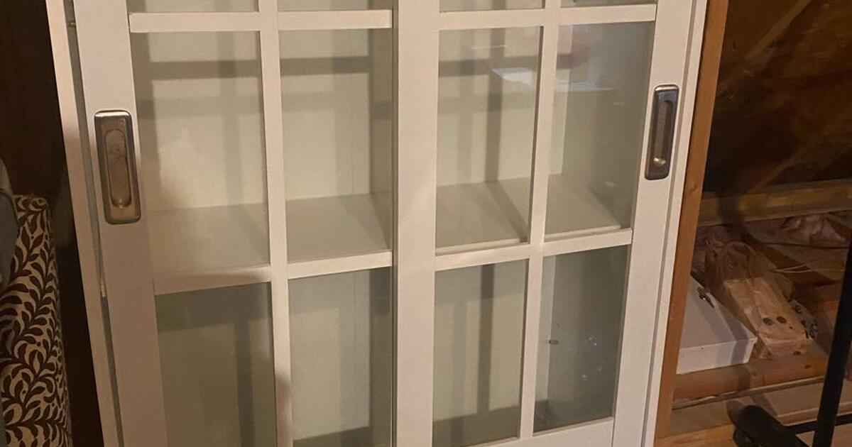 Four shelf with sliding glass doors for 30 in Knoxville, TN