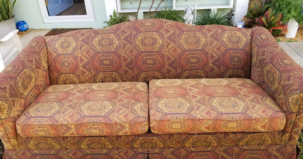 Couch for Free in Largo, FL For Sale & Free — Nextdoor