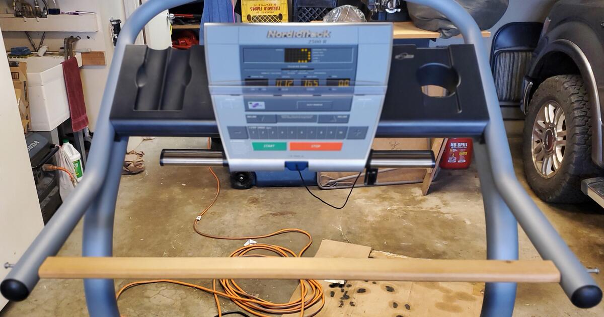 NordicTrack 2500 R Treadmill Flex Deck for 400 in Seattle, WA For