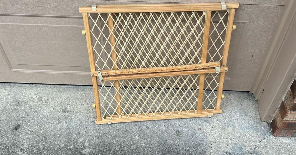 4 Dog Extendable Gates for 8 in Carmel, IN For Sale & Free — Nextdoor