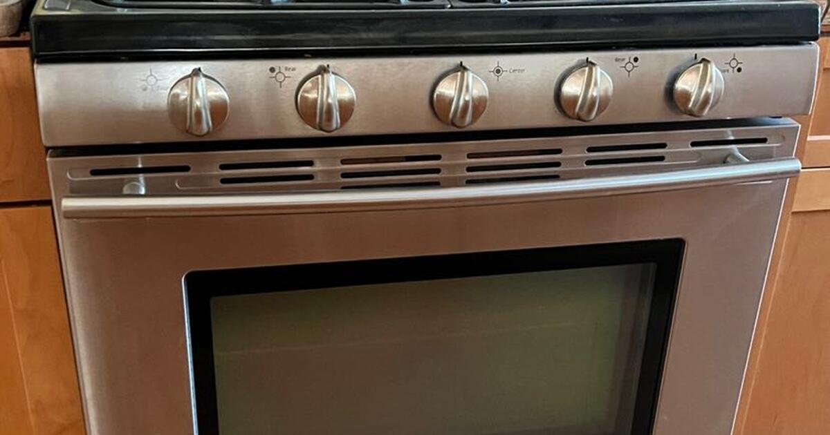JennAir Gas Stove with Hood for 300 in Los Angeles, CA For Sale