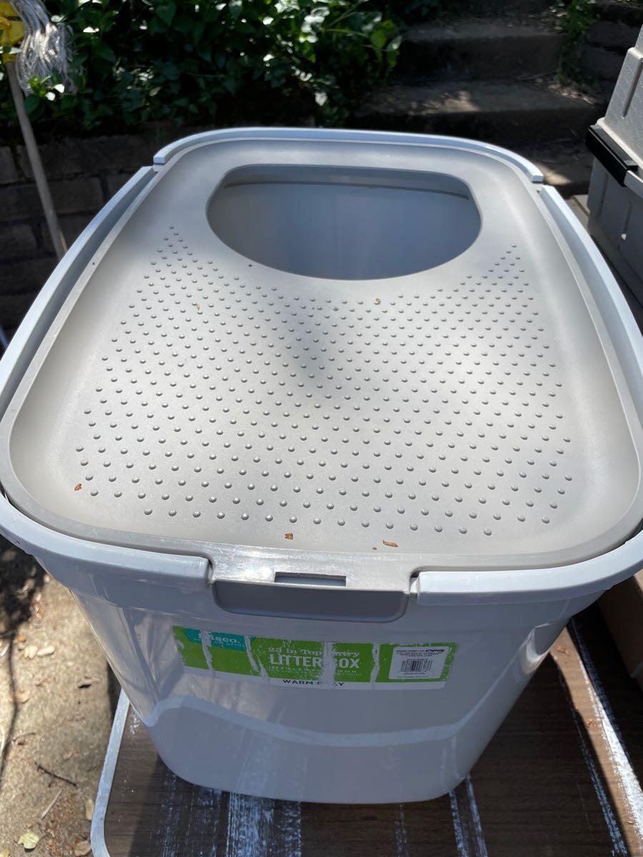 Frisco top entry large litter box for 15 in Placerville, CA For Sale