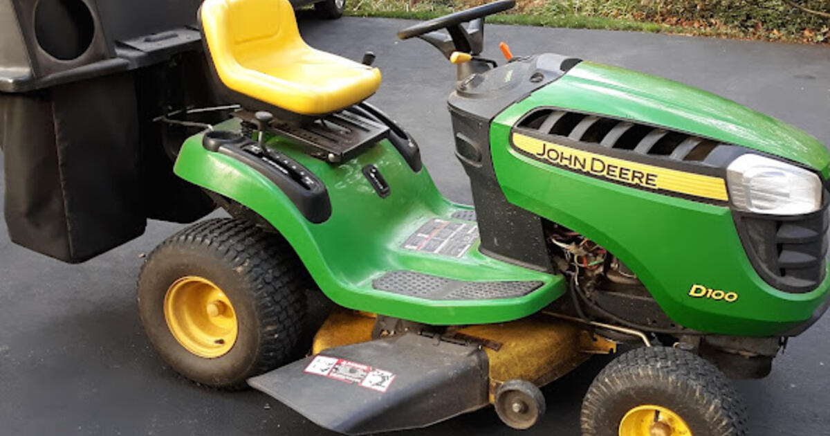 John Deere D100 Lawn Tractor In Chagrin Falls Oh For Sale And Free — Nextdoor 4724