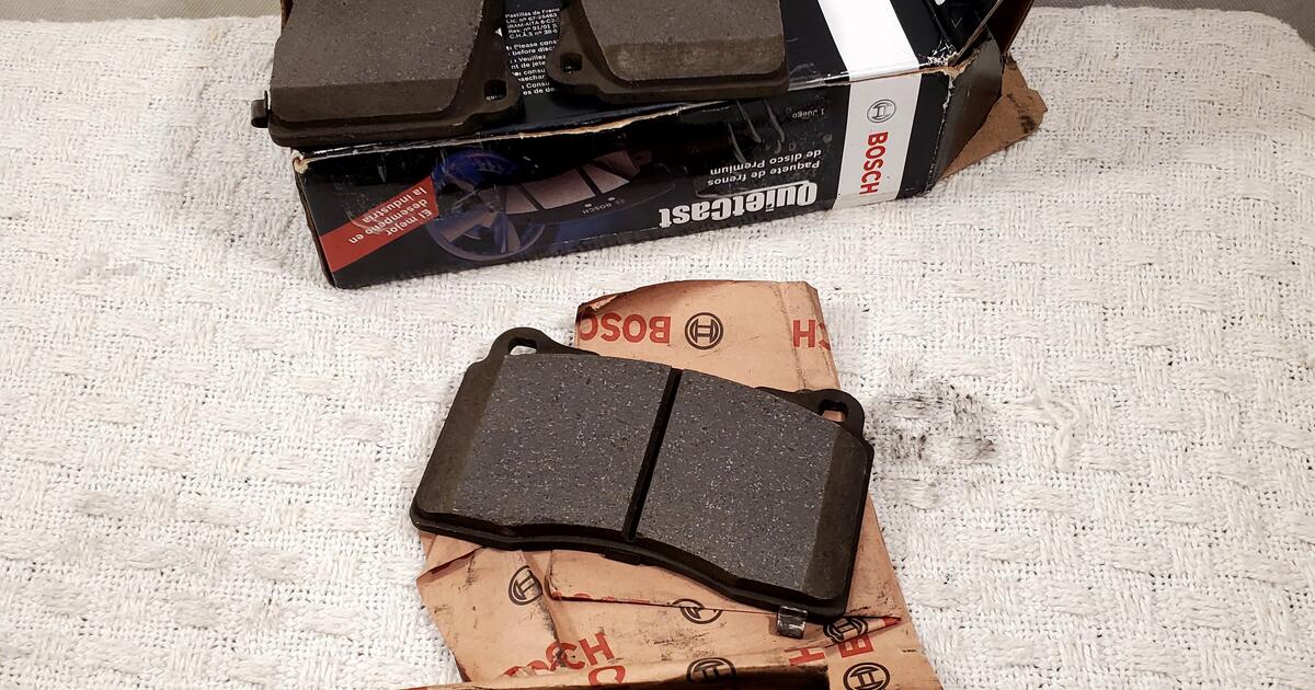 Bosch BC1001 QuietCast Premium Ceramic Disc Brake Pad Set for 25 in