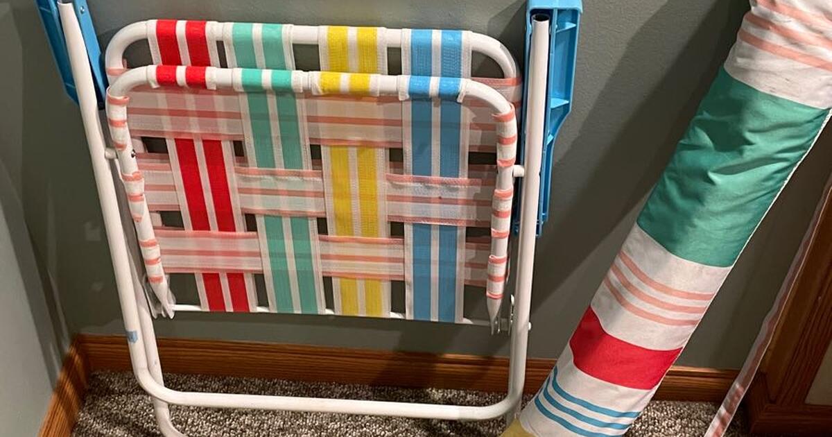 Target Beach Chair and Umbrella for 30 in Middleton, WI Finds — Nextdoor