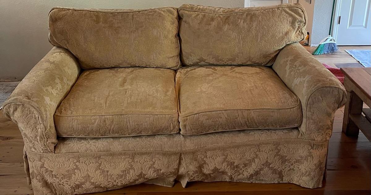 Slipcovered Loveseat For Free In Cambria CA For Sale Free Nextdoor   14ed4fcf6d853db59f3b5b4c3b9bba56 .crop1200x630 