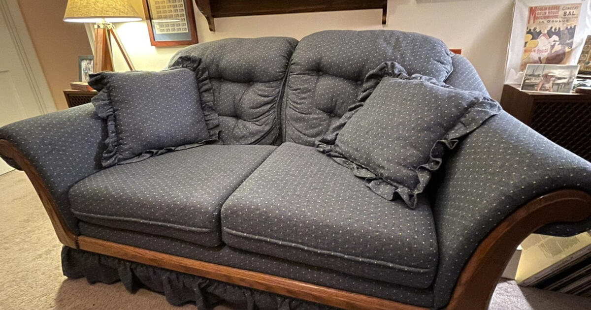 Livingroom or Den Sofa for Free in Towson, MD For Sale & Free — Nextdoor