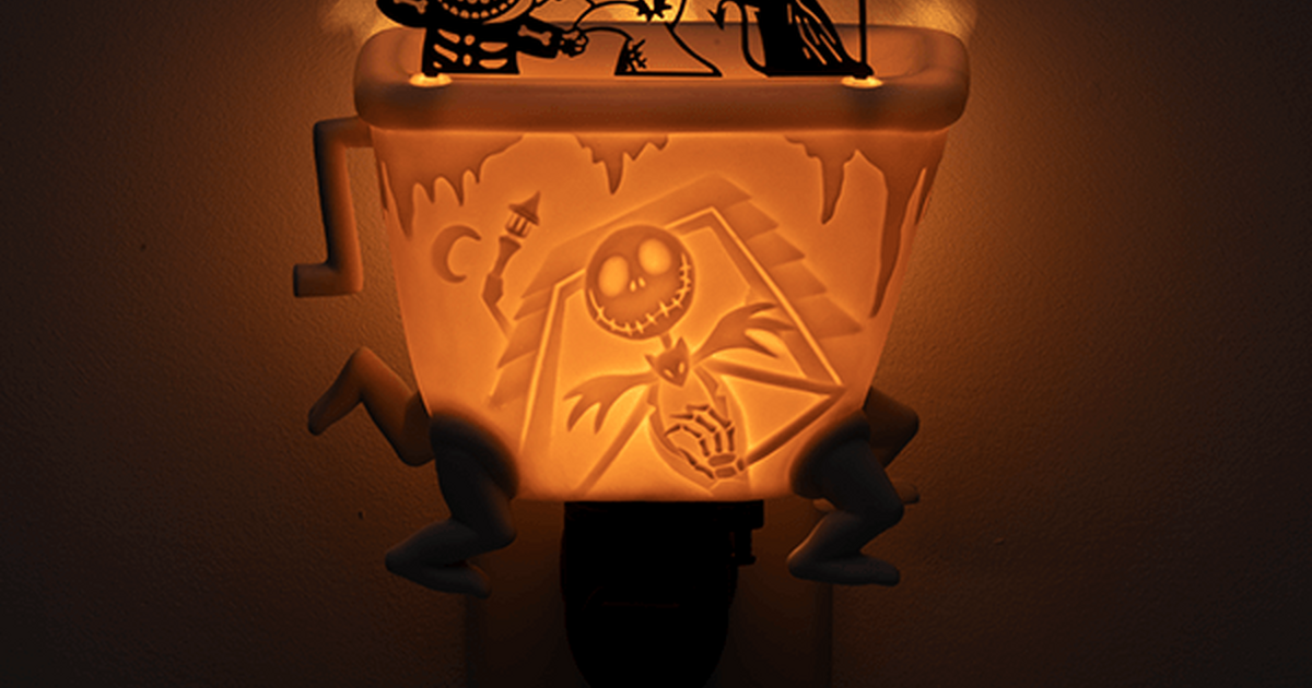 Scentsy's Lock, Shock and Barrel Mini Warmer for 40 in Fairfield, CA