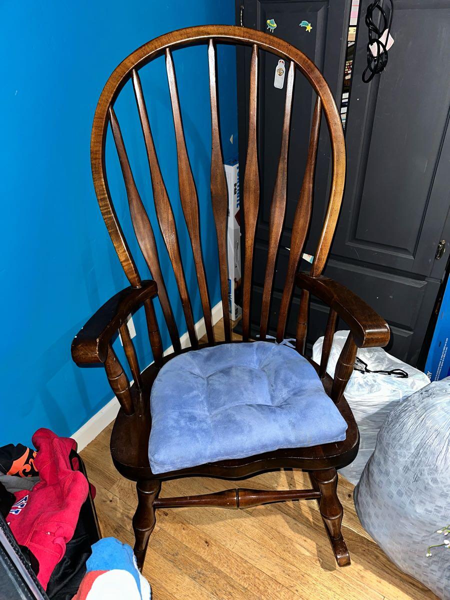 Beverly Glen, Visalia News, Crime, Lost Pets, Free Stuff